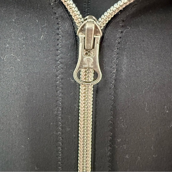 Lululemon Daily Yoga Jacket Black Size 8 Full Zip Gold Hardware - Picture 5 of 9